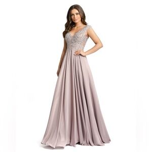MAC DUGGAL appliqué embellished bodice cap sleeve gown in Vintage Lilac 6 NWT